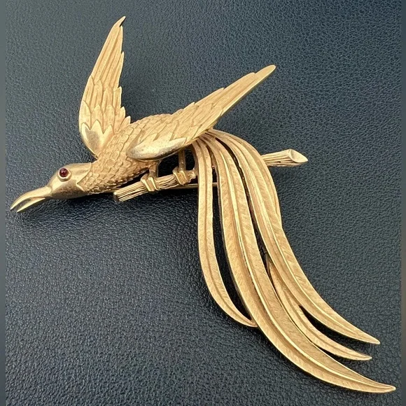 Signed Trifari Golden tone Bird Brooch with Red Eye Accent - Picture 2 of 5